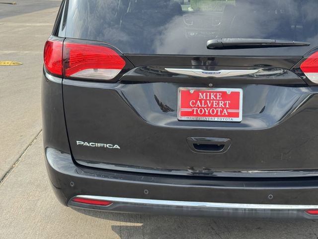 Used 2020 Chrysler Pacifica Touring-L Plus w/ Tire & Wheel Group FWD image 10
