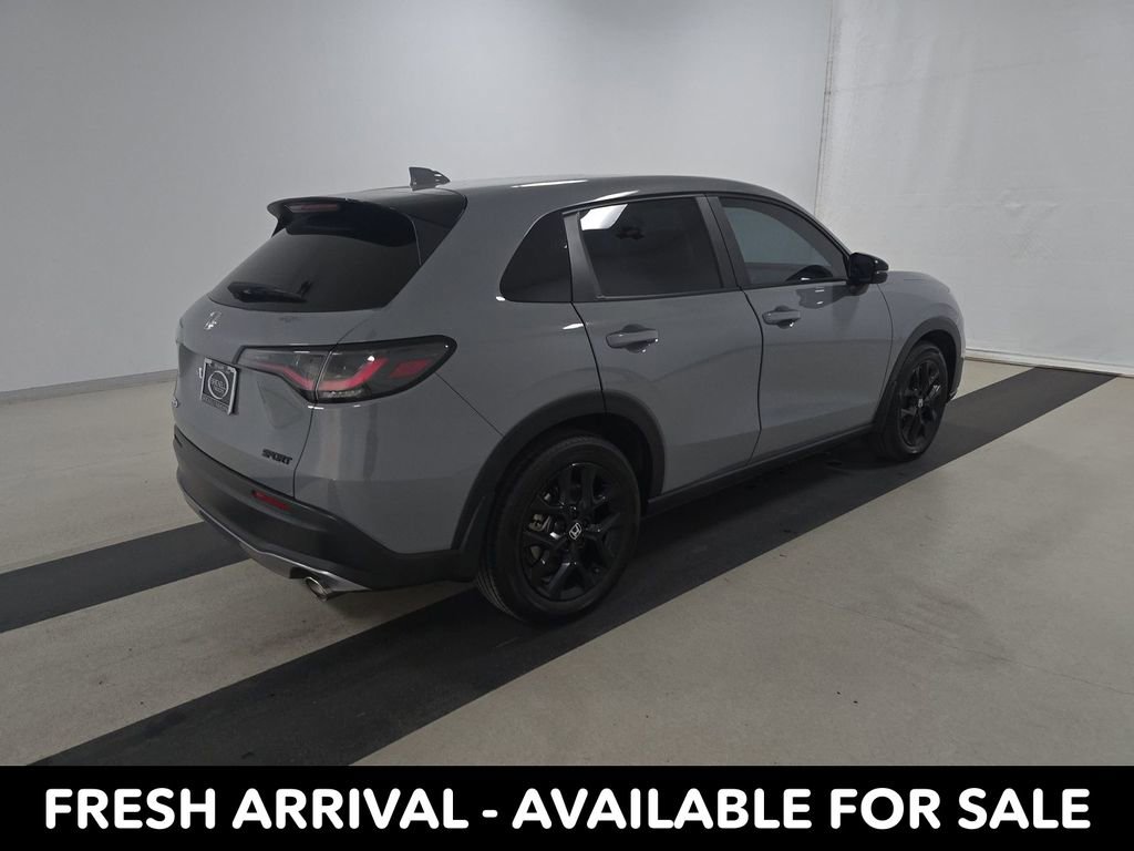 Used 2025 Honda HR-V Sport image 4