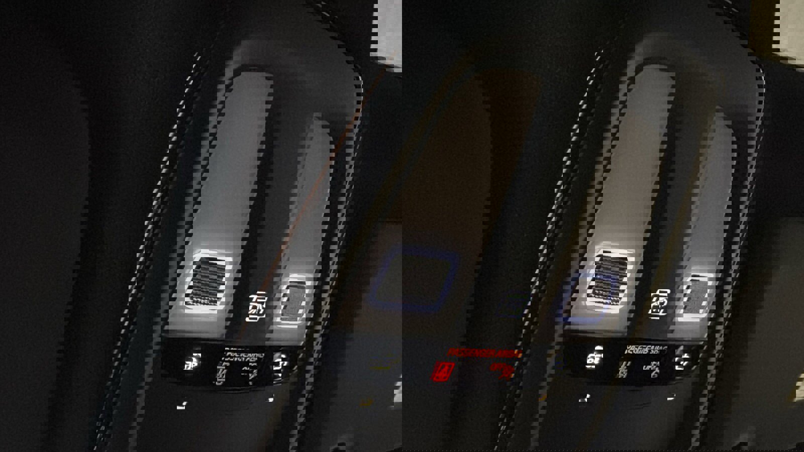 Used 2023 Volvo C40 P8 Recharge Ultimate image 20