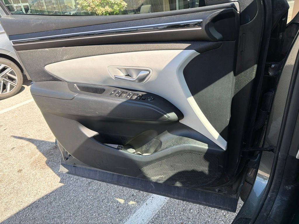 Used 2023 Hyundai Tucson SEL w/ Convenience Package FWD image 3