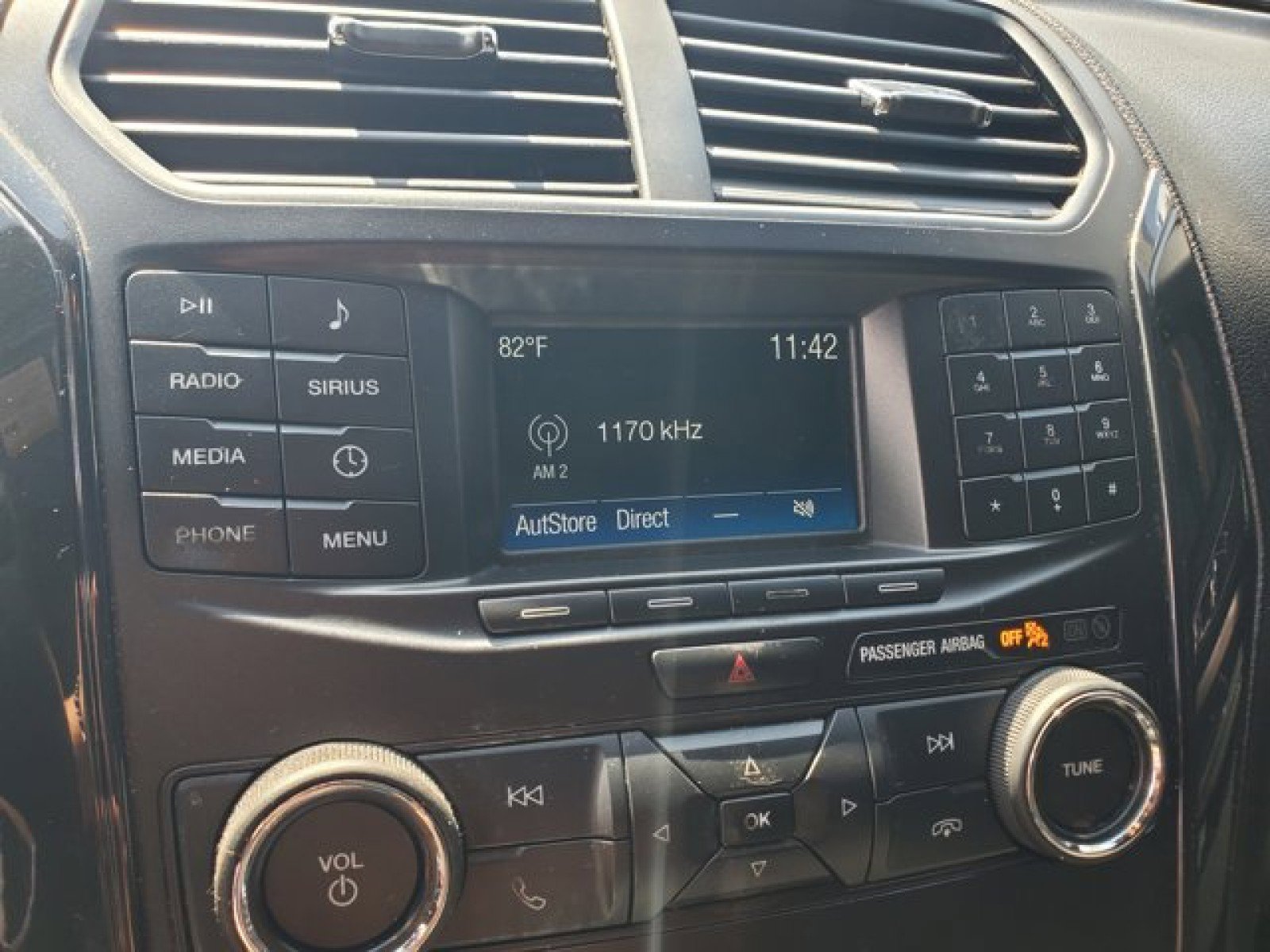 Certified 2018 Ford Explorer XLT image 21