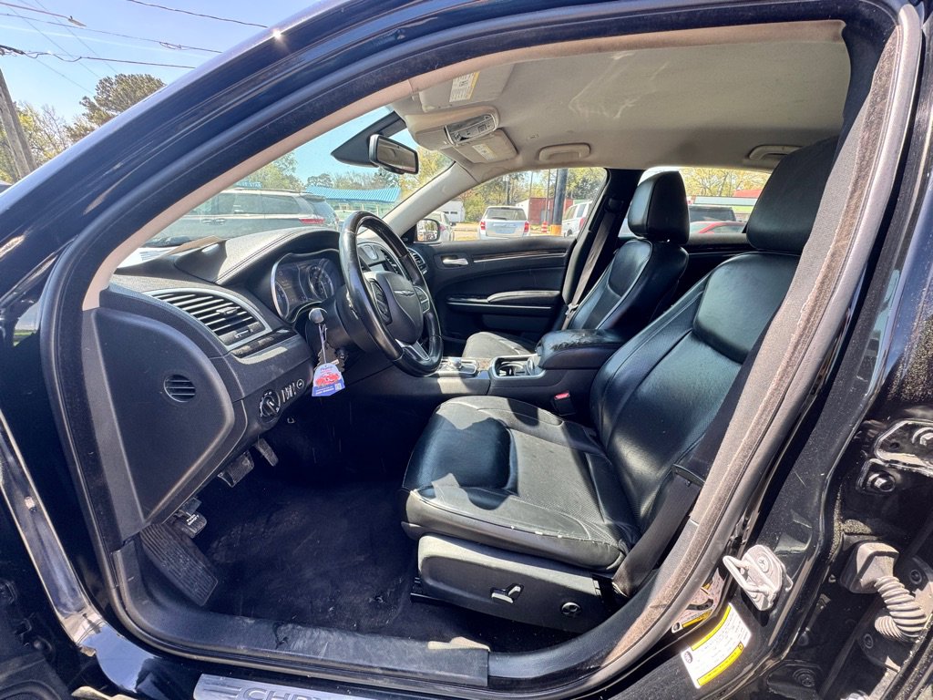 Used 2019 Chrysler 300 Limited image 10