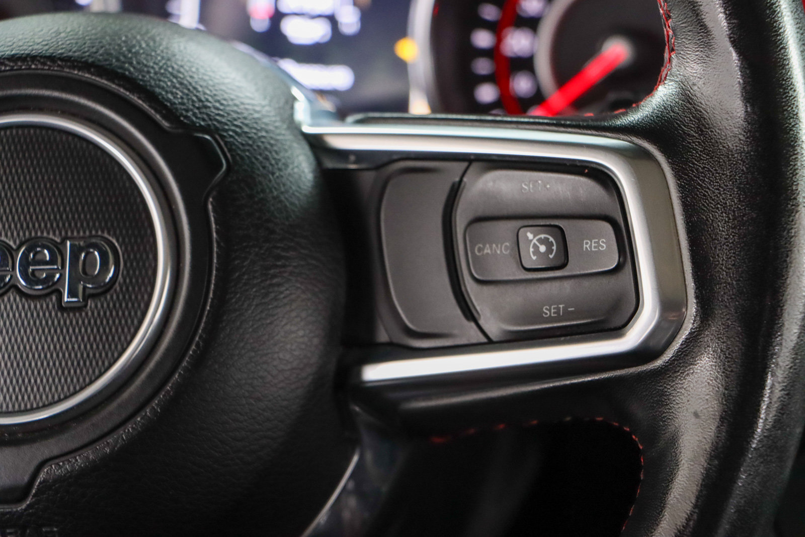 Used 2018 Jeep Wrangler Unlimited Rubicon AWD/4WD image 15