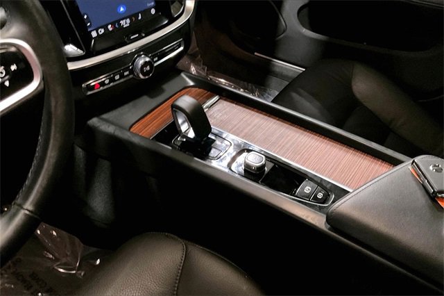 Certified 2025 Volvo V60 B5 Cross Country Plus image 16