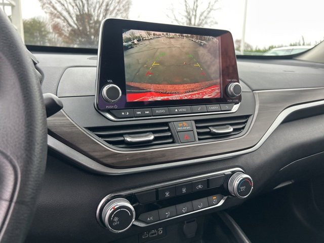 Used 2024 Nissan Altima 2.5 SV image 19