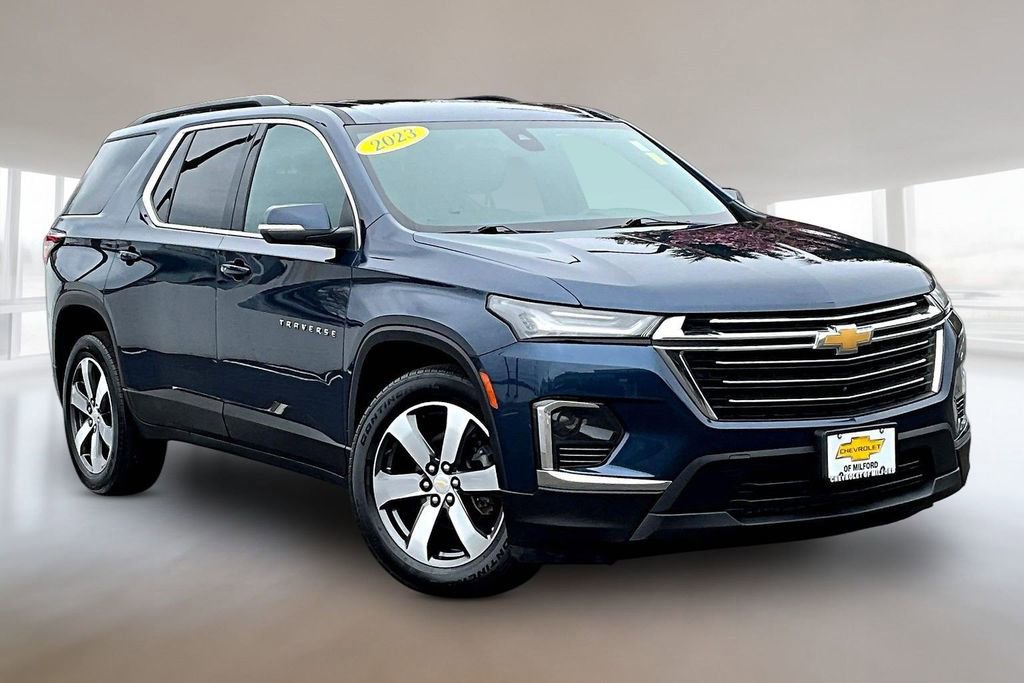 Used 2023 Chevrolet Traverse LT w/ LT Premium Package