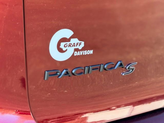 Used 2023 Chrysler Pacifica Limited w/ S Appearance Package image 30