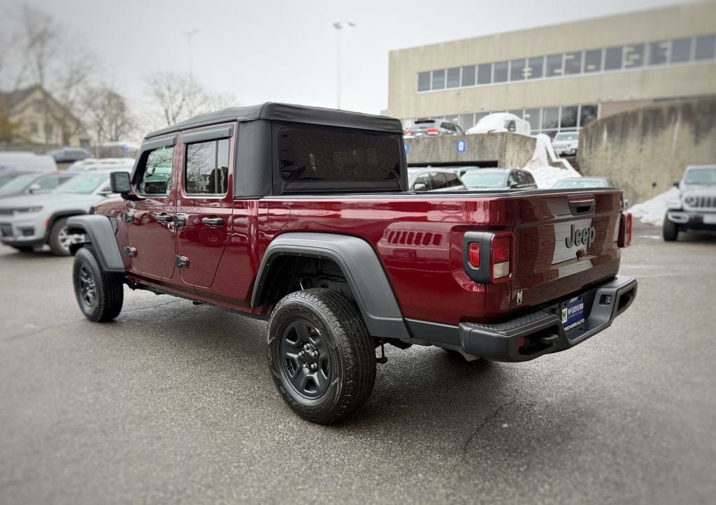 Used 2022 Jeep Gladiator Sport AWD/4WD image 12