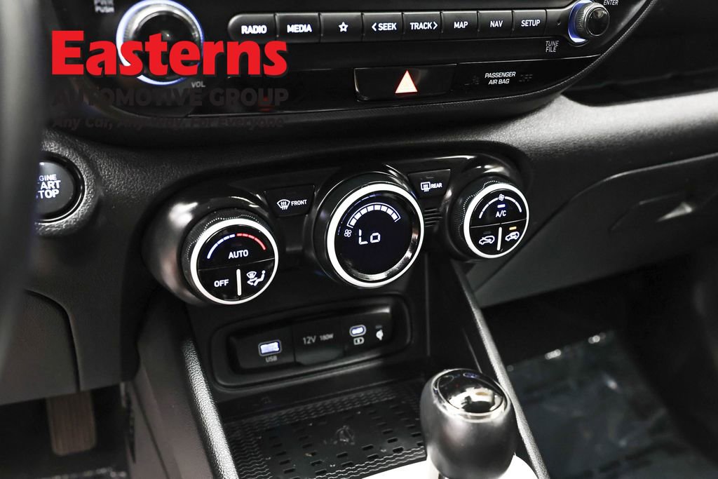 Used 2024 Hyundai Venue Limited image 20