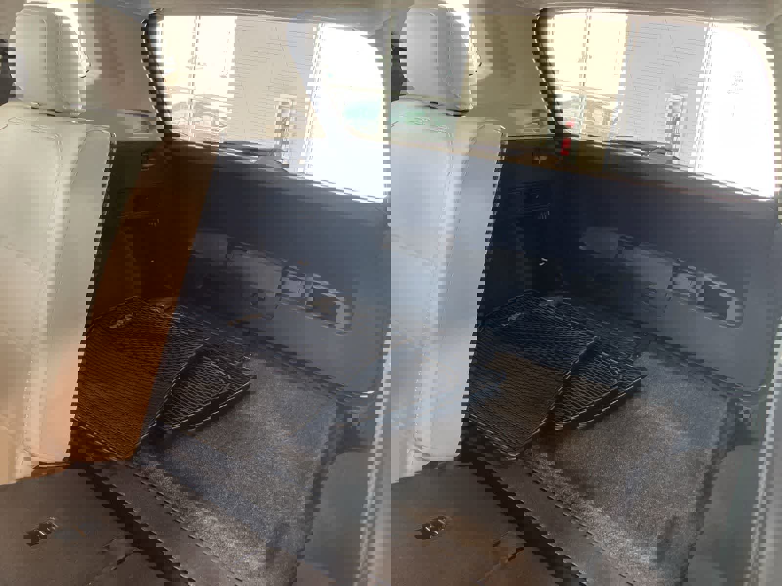 Used 2021 Volkswagen Tiguan SE image 24