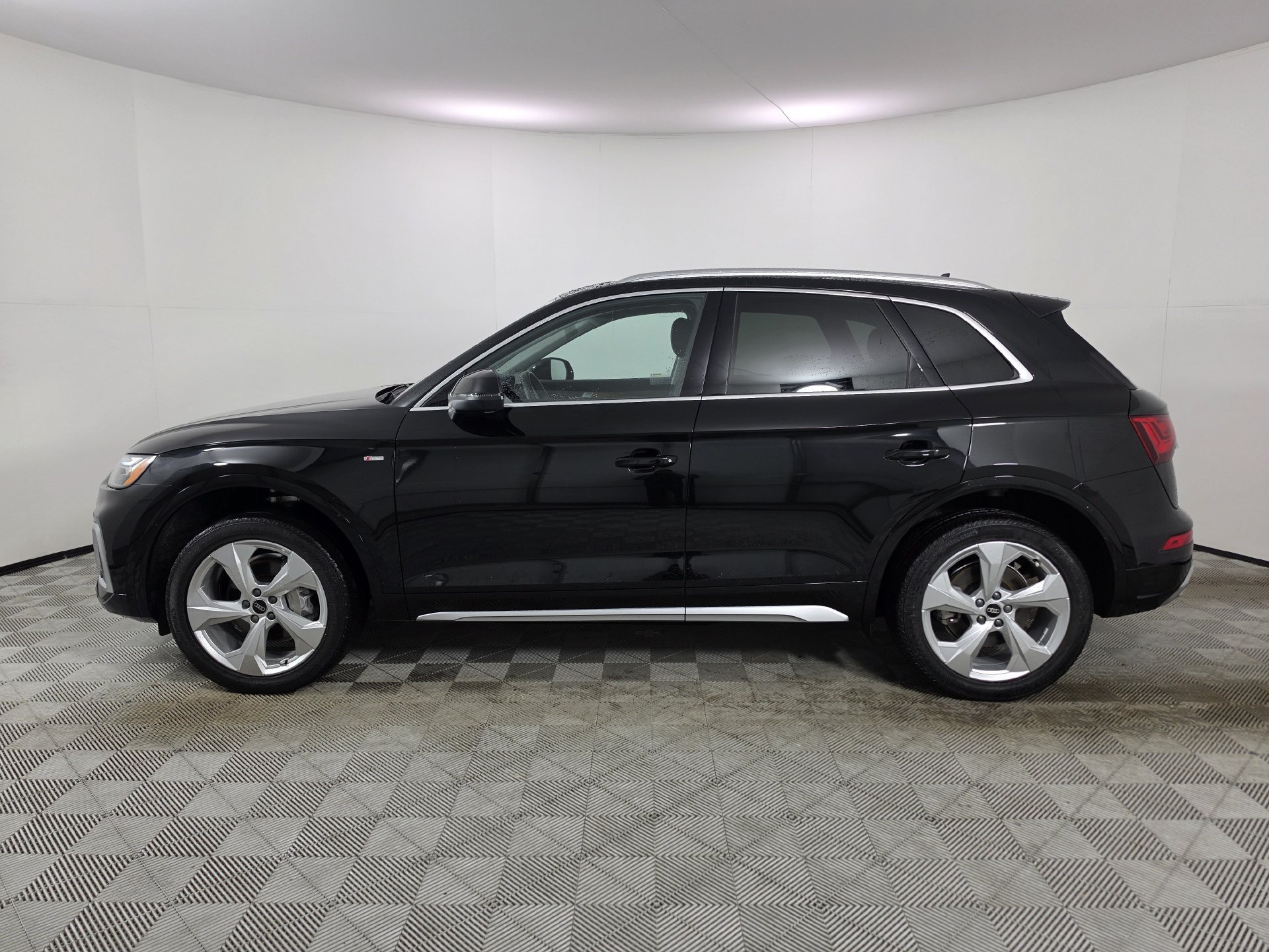 Certified 2023 Audi Q5 2.0T Premium Plus AWD/4WD image 40