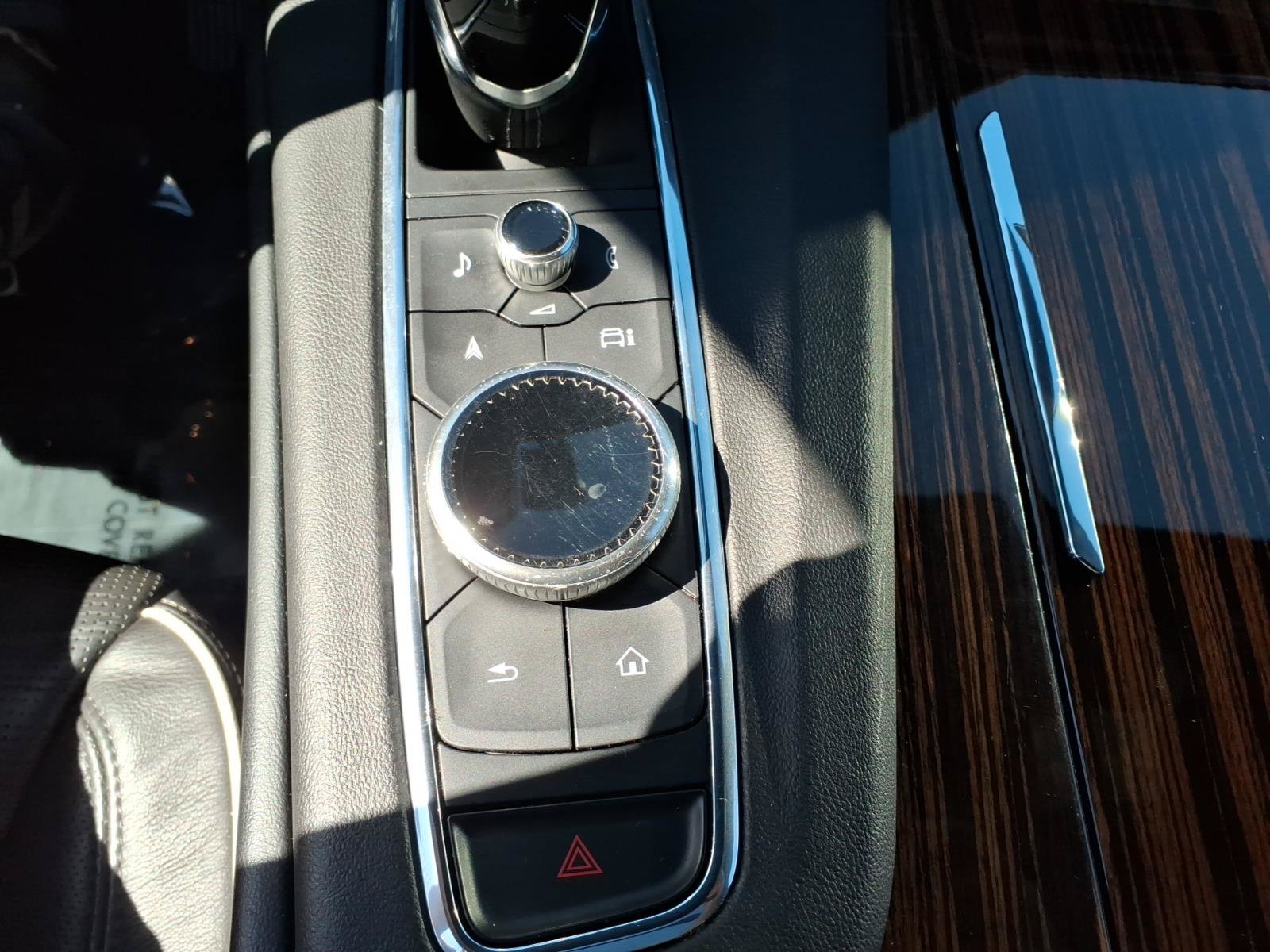 Certified 2023 Cadillac Escalade ESV Premium Luxury w/ Performance Package AWD/4WD image 35