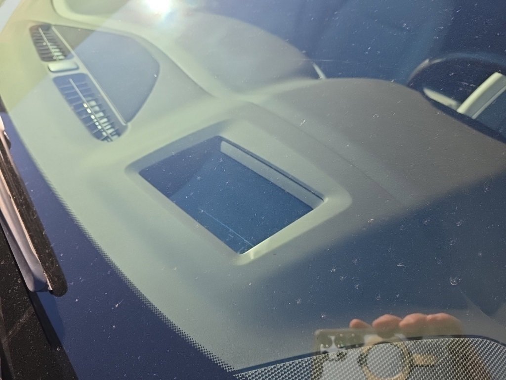 Used 2020 GMC Acadia SLT w/ Driver Alert Package II image 9