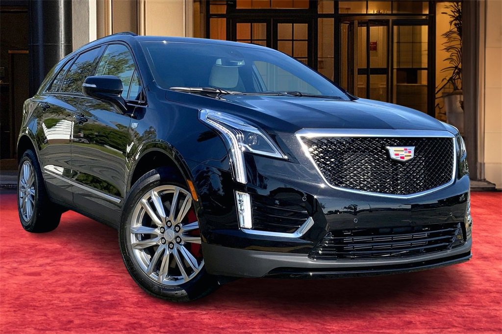 Used 2025 Cadillac XT5 Sportv image 2