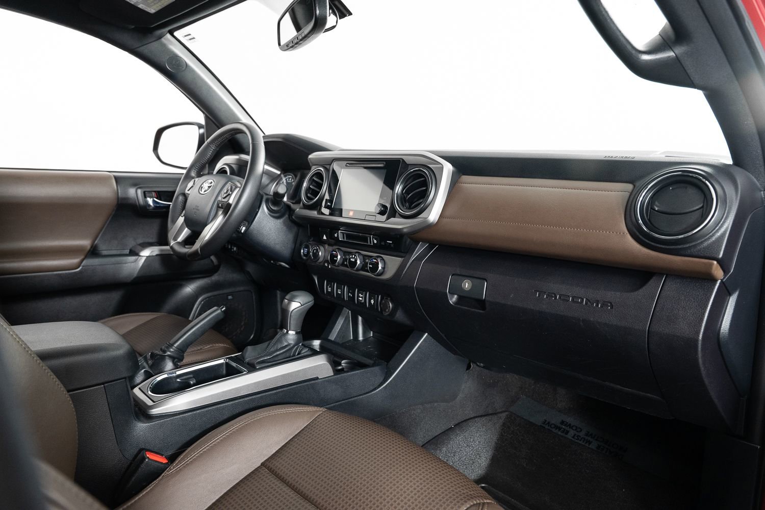 Used 2017 Toyota Tacoma Limited image 25