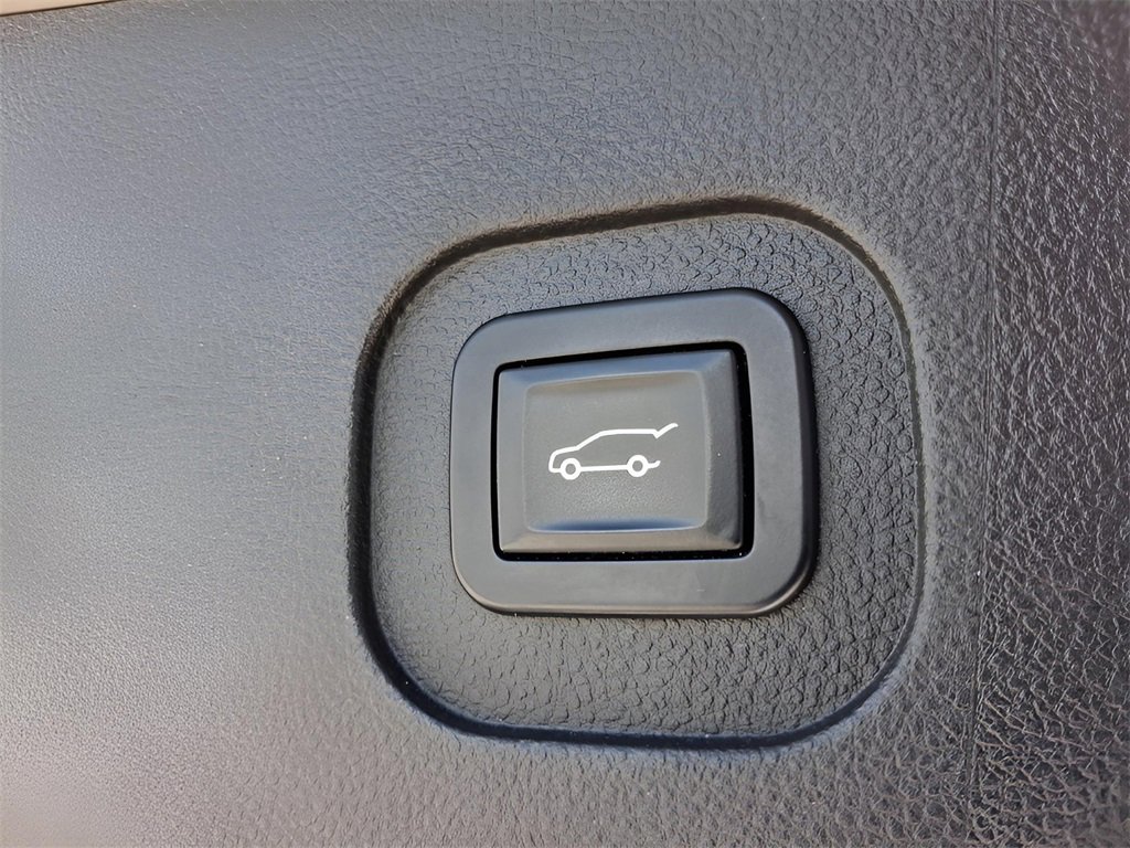 Used 2012 GMC Terrain SLT w/ LPO, Protection Package image 9