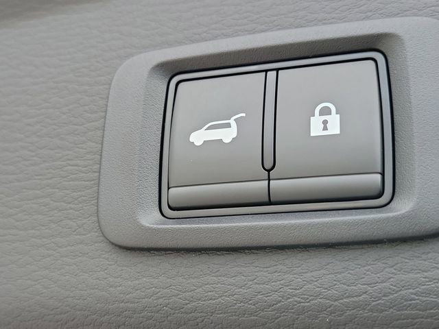 New 2026 Mitsubishi Outlander SE image 12