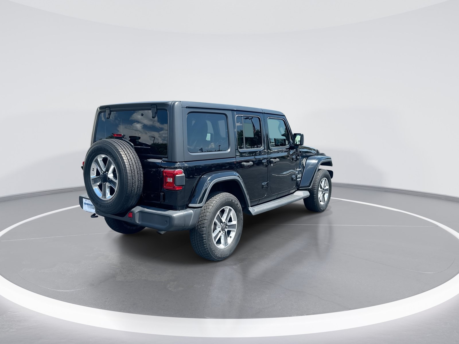 Used 2018 Jeep Wrangler Unlimited Sahara w/ Safety Group AWD/4WD image 9