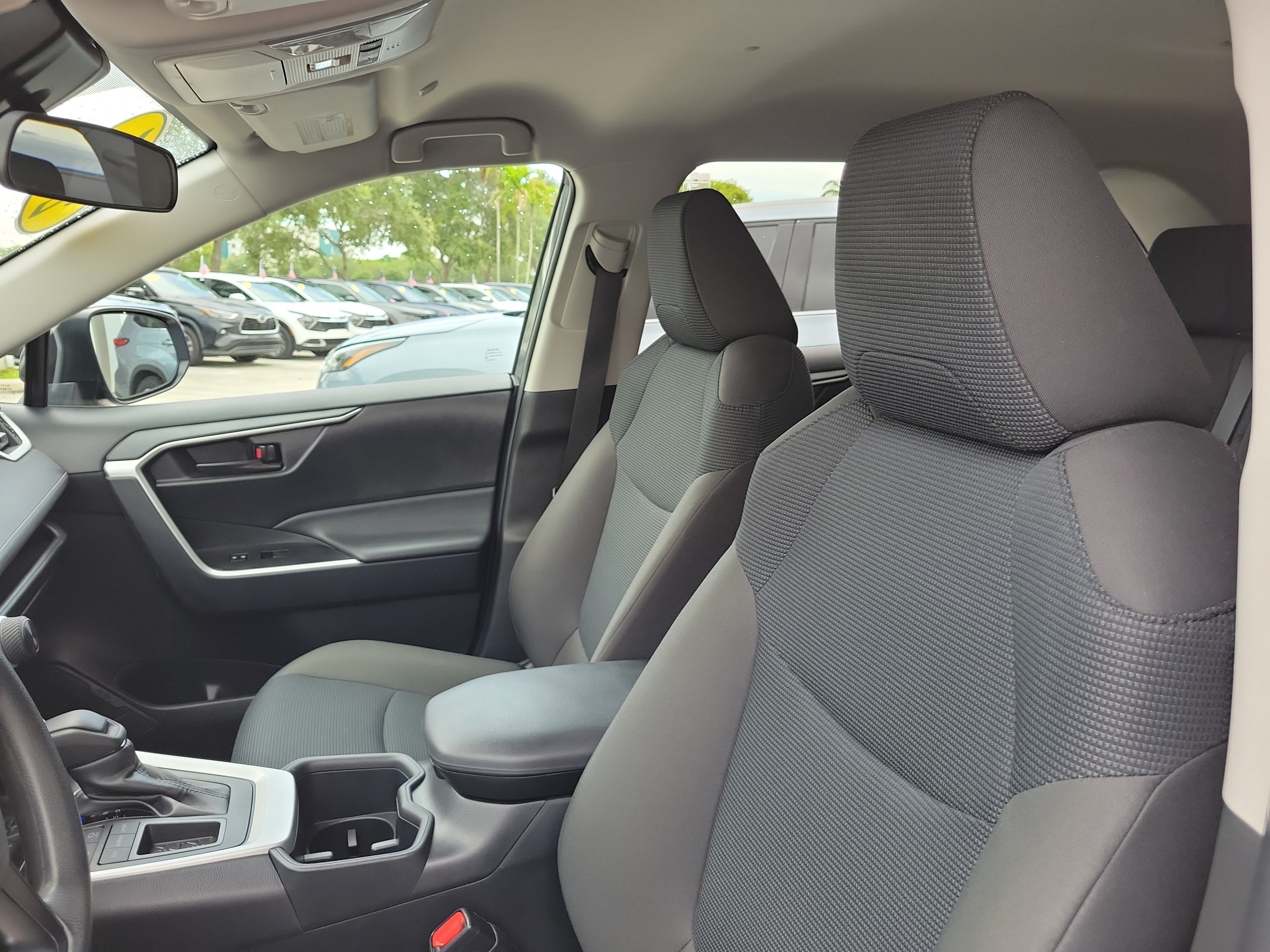 Certified 2025 Toyota RAV4 LE FWD image 21