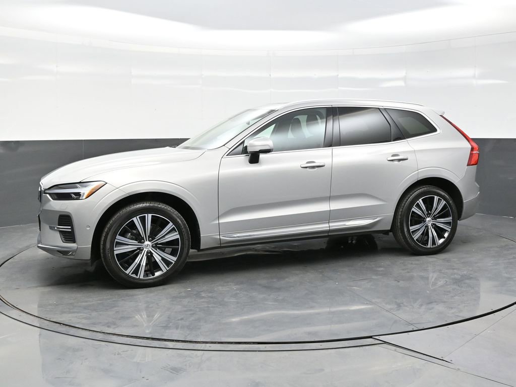 Used 2023 Volvo XC60 B5 Plus w/ Climate Package image 3