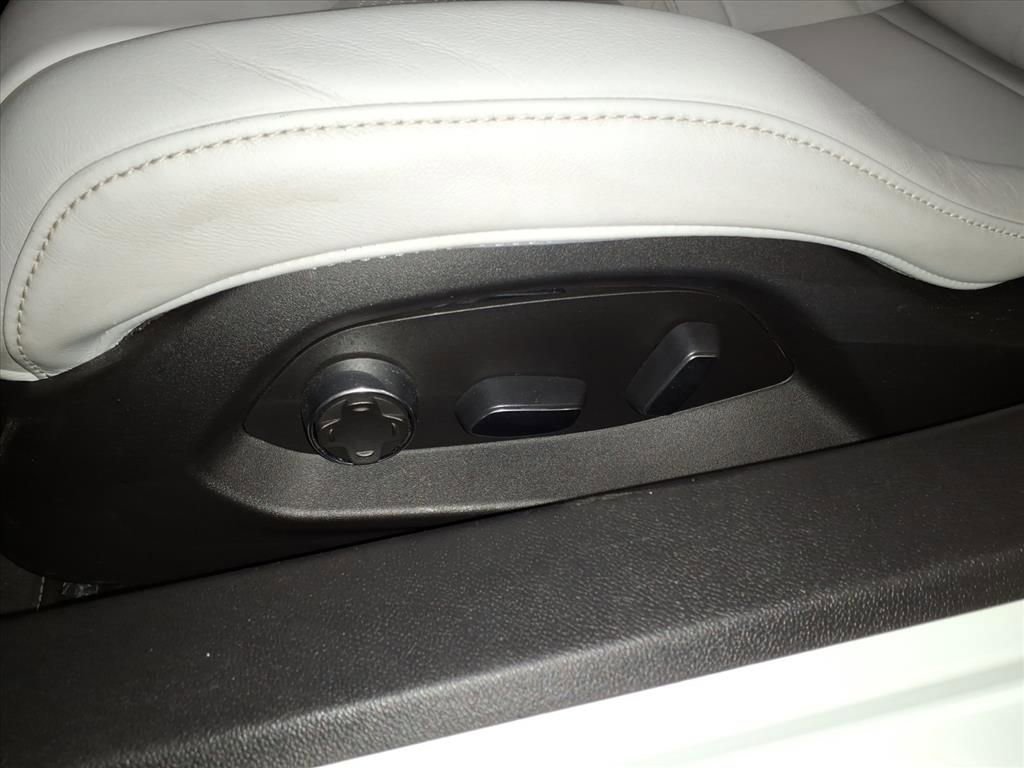 Used 2020 Chevrolet Corvette Stingray Premium Cpe w/ 3LT Preferred Equipment Group image 15