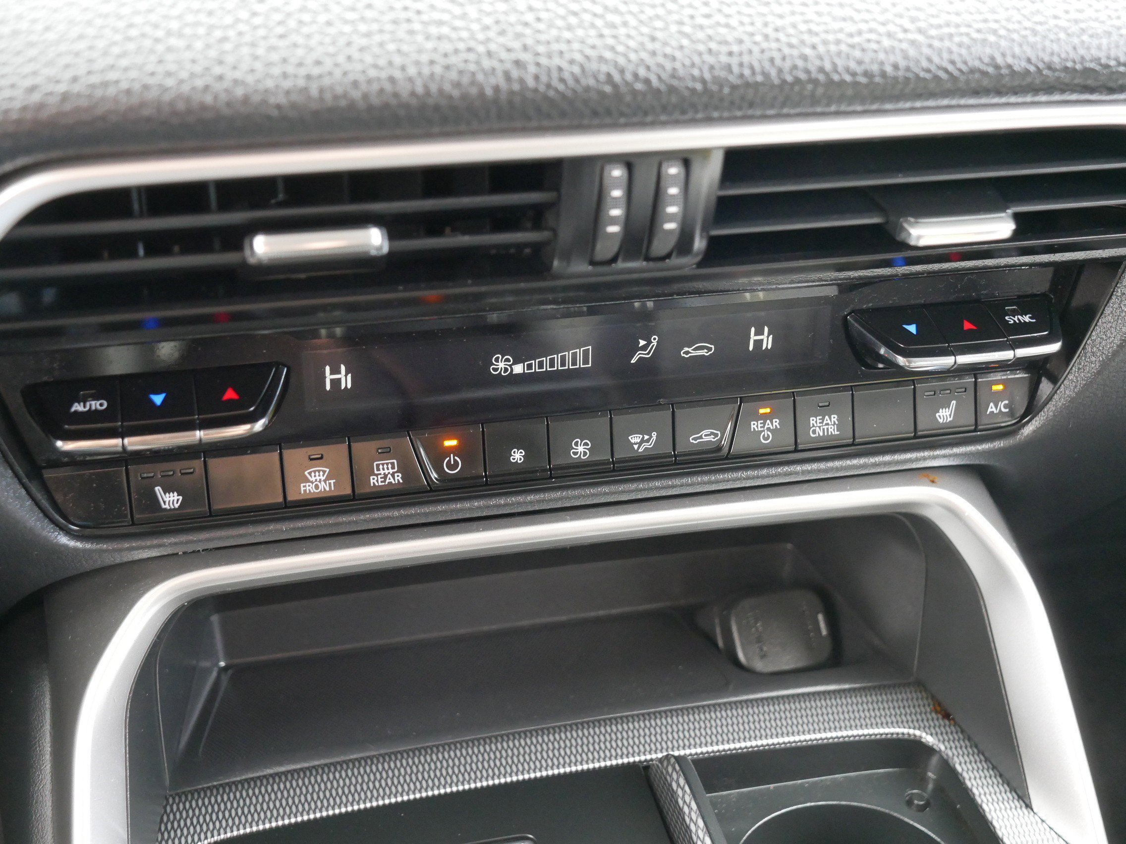 Used 2024 MAZDA CX-90 Plug-In Hybrid w/ Preferred AWD/4WD image 23