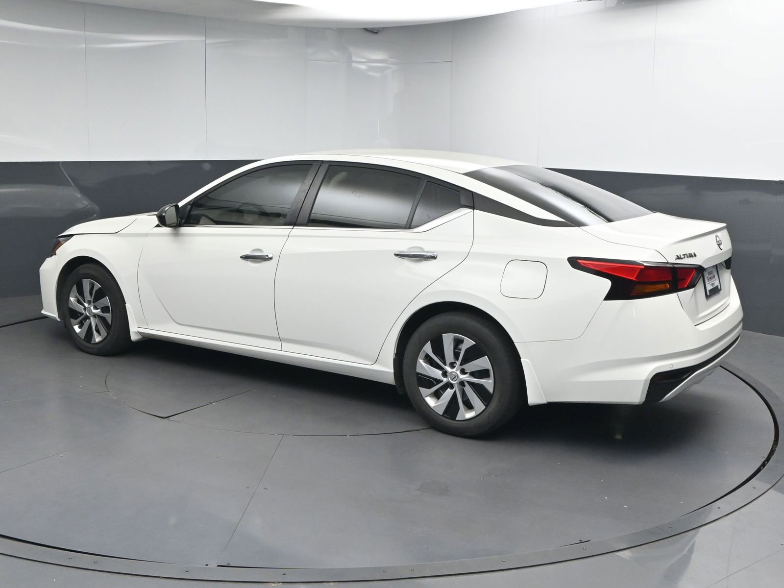 Certified 2024 Nissan Altima 2.5 S FWD image 5