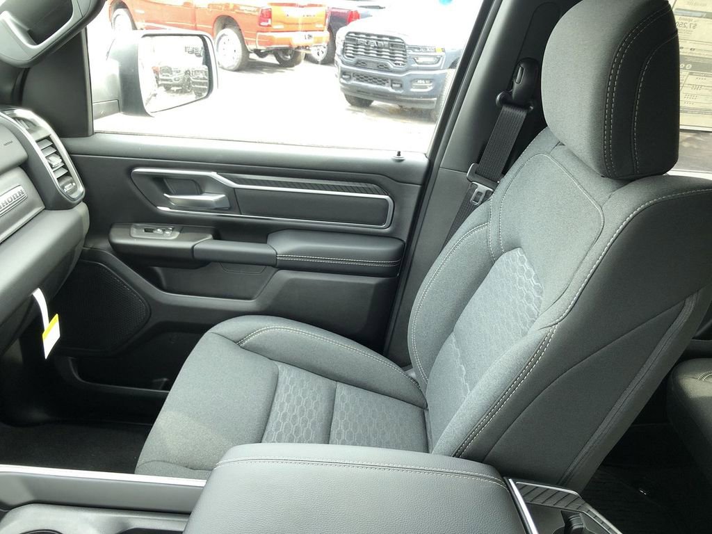 New 2026 RAM 1500 4x4 Crew Cab image 30