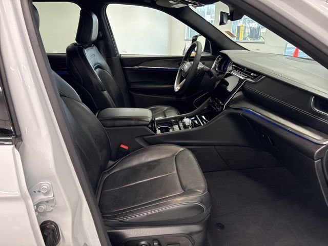 Used 2023 Jeep Grand Cherokee Overland image 25