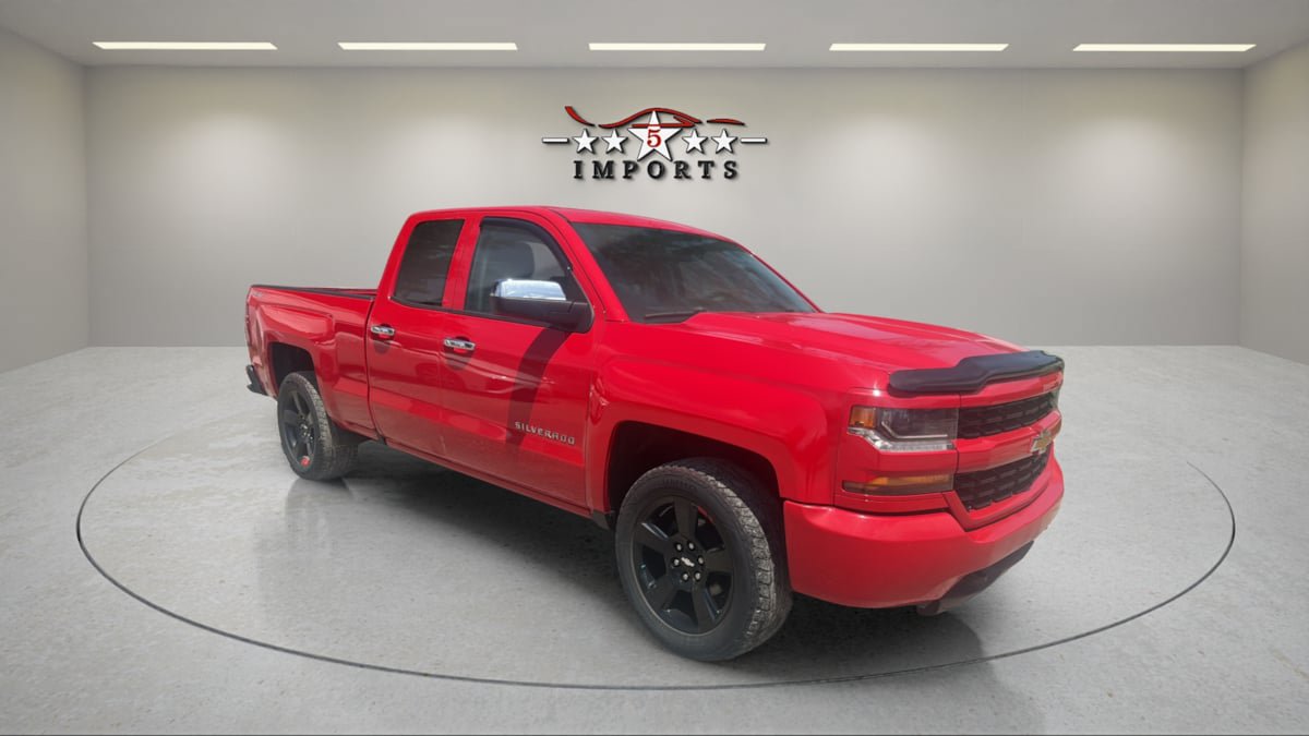 Used 2017 Chevrolet Silverado 1500 Custom w/ Custom Convenience Package AWD/4WD image 6
