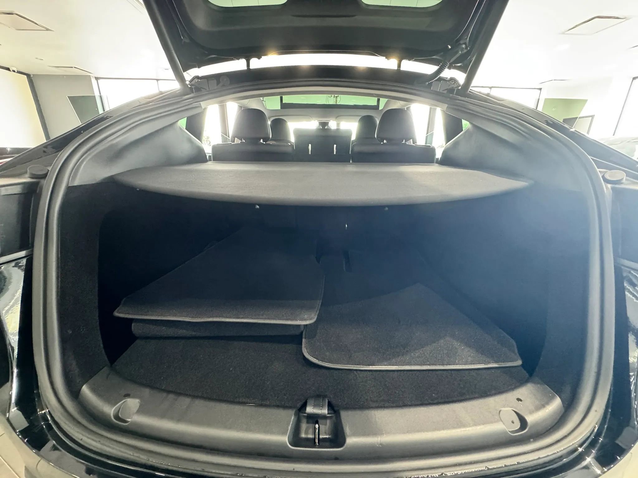 Used 2024 Tesla Model Y Long Range image 34