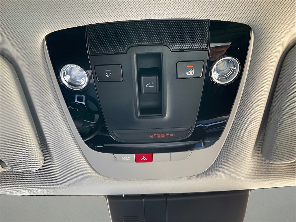 Used 2025 Kia Sportage EX w/ EX Premium Package image 29