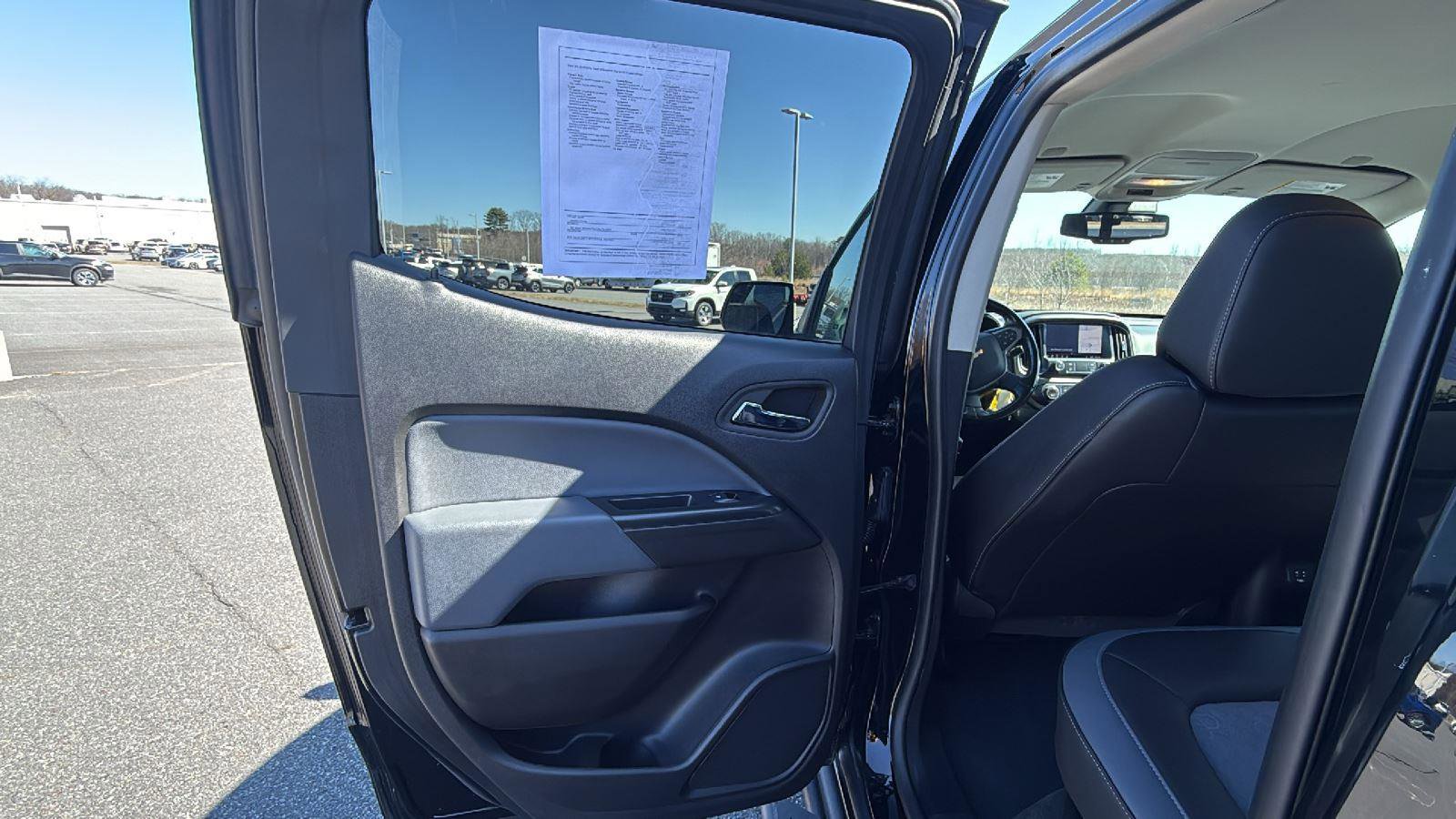 Used 2022 Chevrolet Colorado Z71 w/ Safety Package image 21