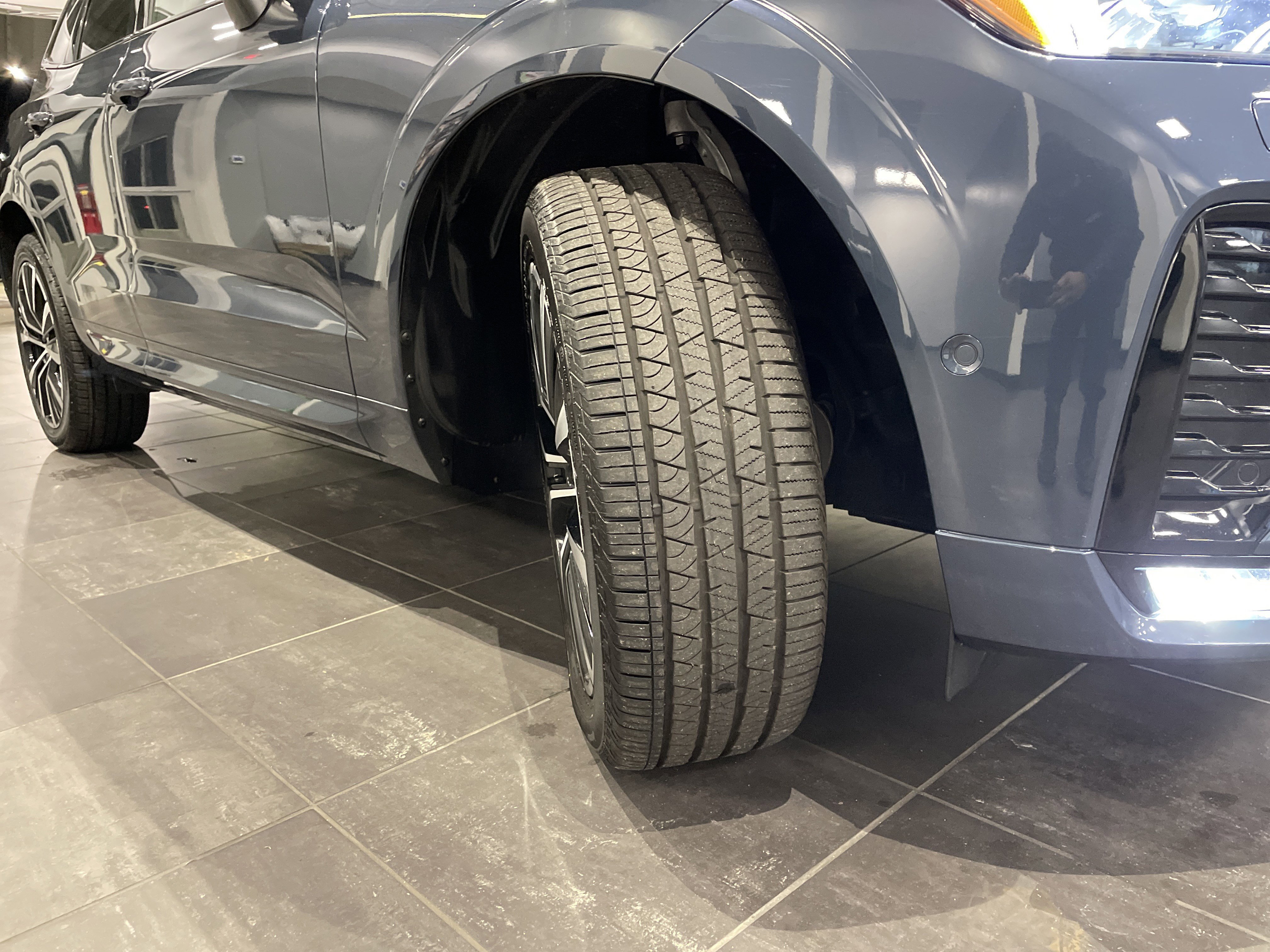 Used 2025 Volvo XC60 B5 Plus image 13