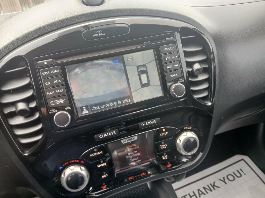 Used 2015 Nissan Juke SL FWD image 15