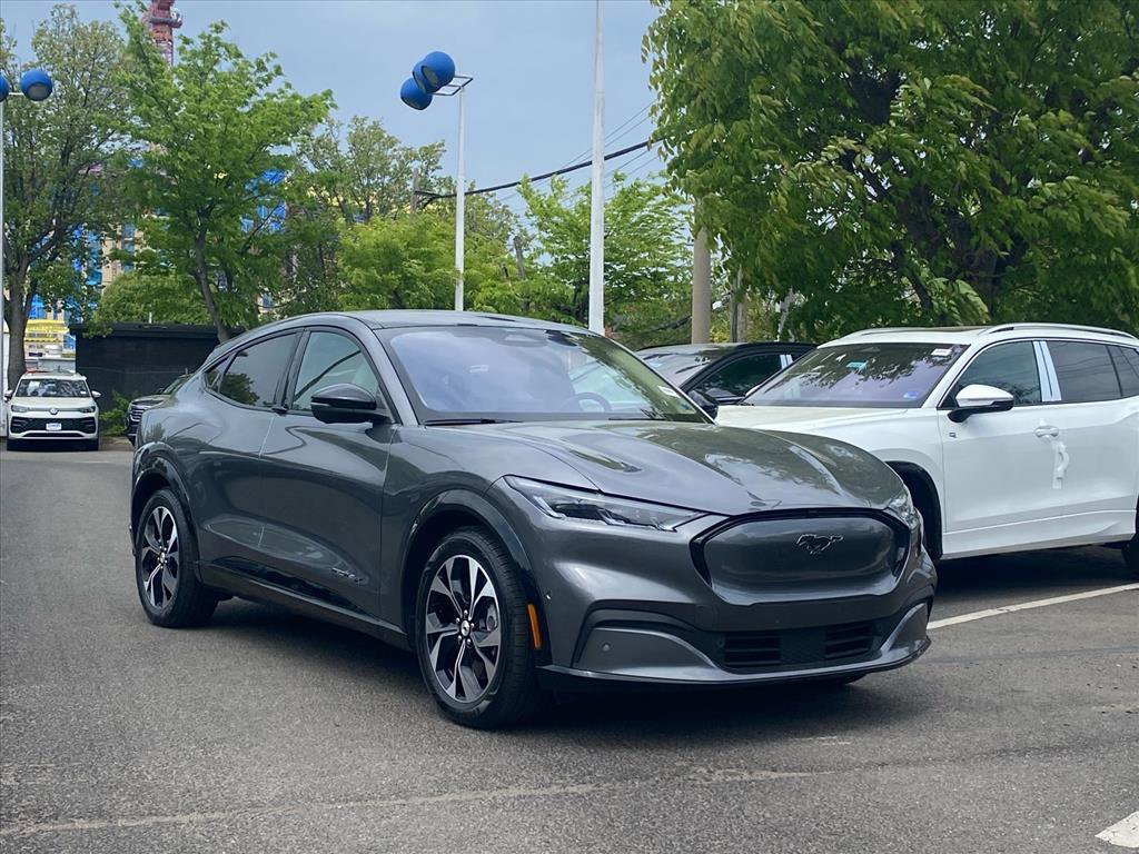 Used 2023 Ford Mustang Mach-E Premium image 1