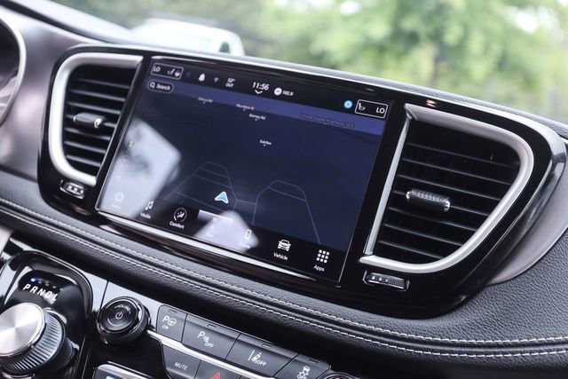 Used 2022 Chrysler Pacifica Touring-L w/ Uconnect Theater Family Group FWD image 35