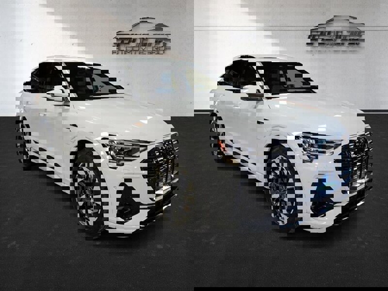 Used 2023 Audi e-tron Premium w/ Convenience Plus Package image 1
