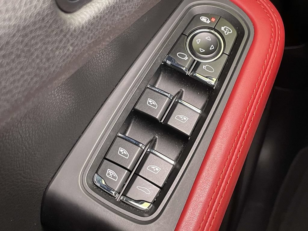 Used 2018 Porsche Macan S AWD/4WD image 32