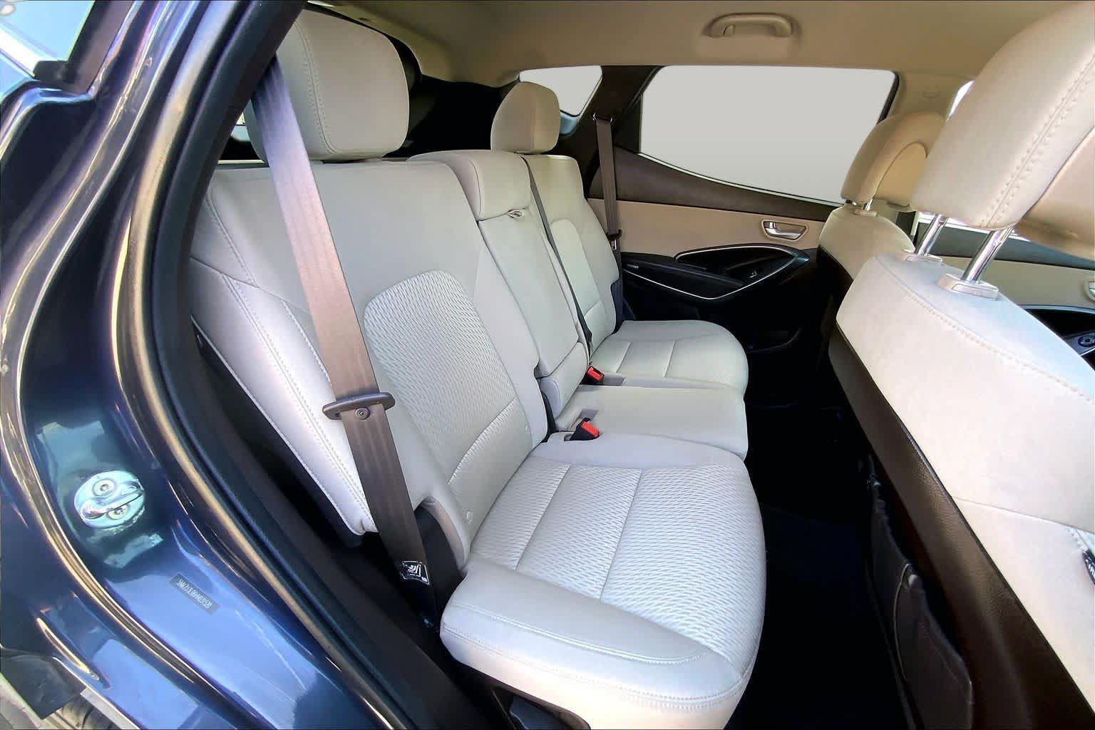 Used 2017 Hyundai Santa Fe Sport FWD image 20