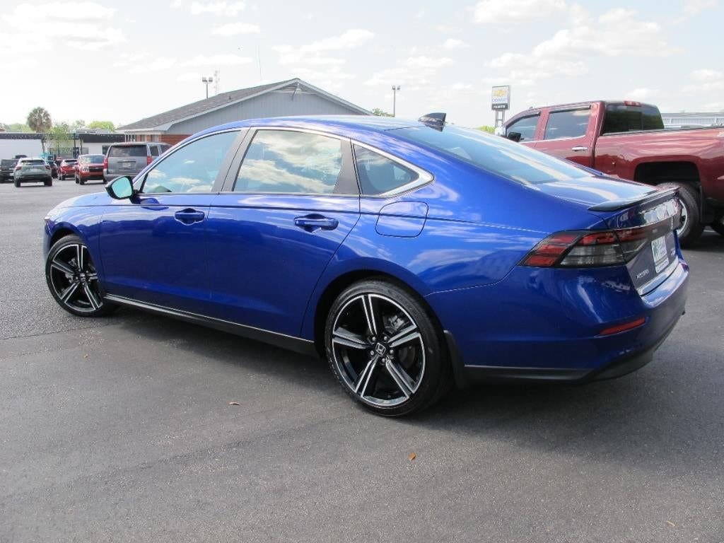 Used 2025 Honda Accord Sport image 3