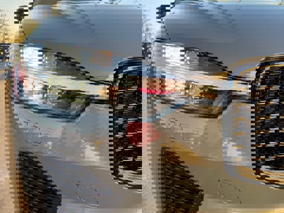 Certified 2024 Volvo XC60 B5 Plus w/ Climate Package image 24