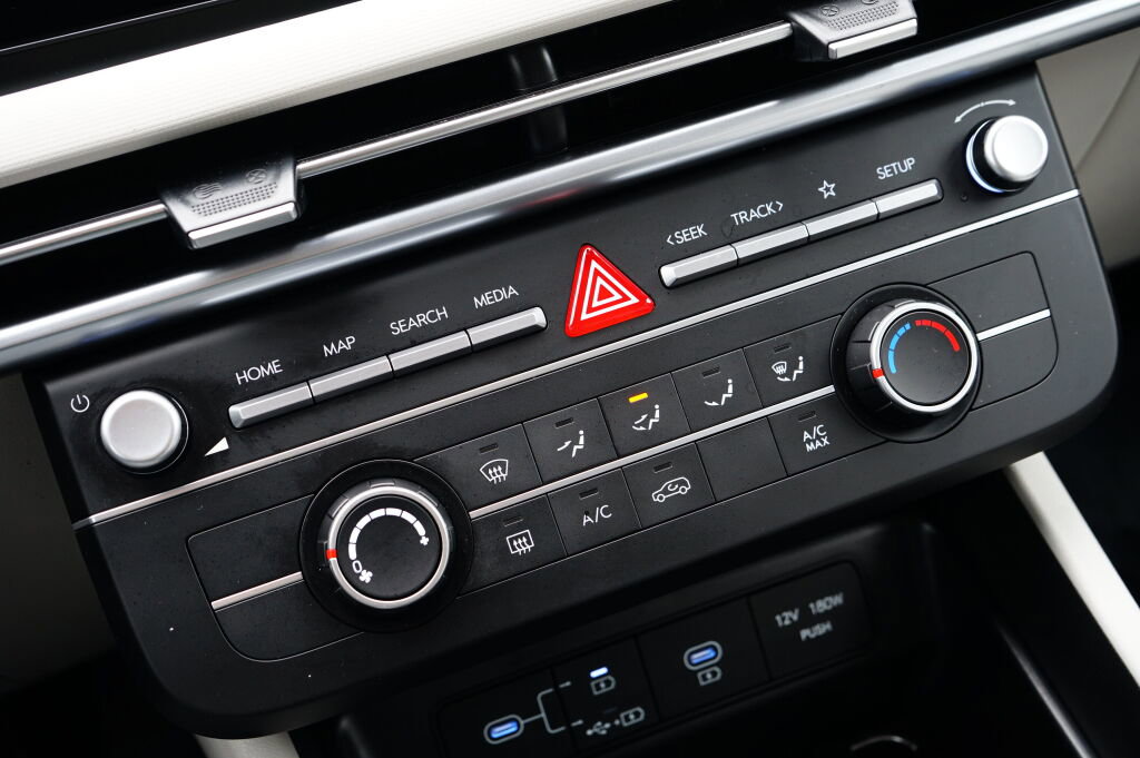 Certified 2025 Hyundai Tucson SE FWD image 26