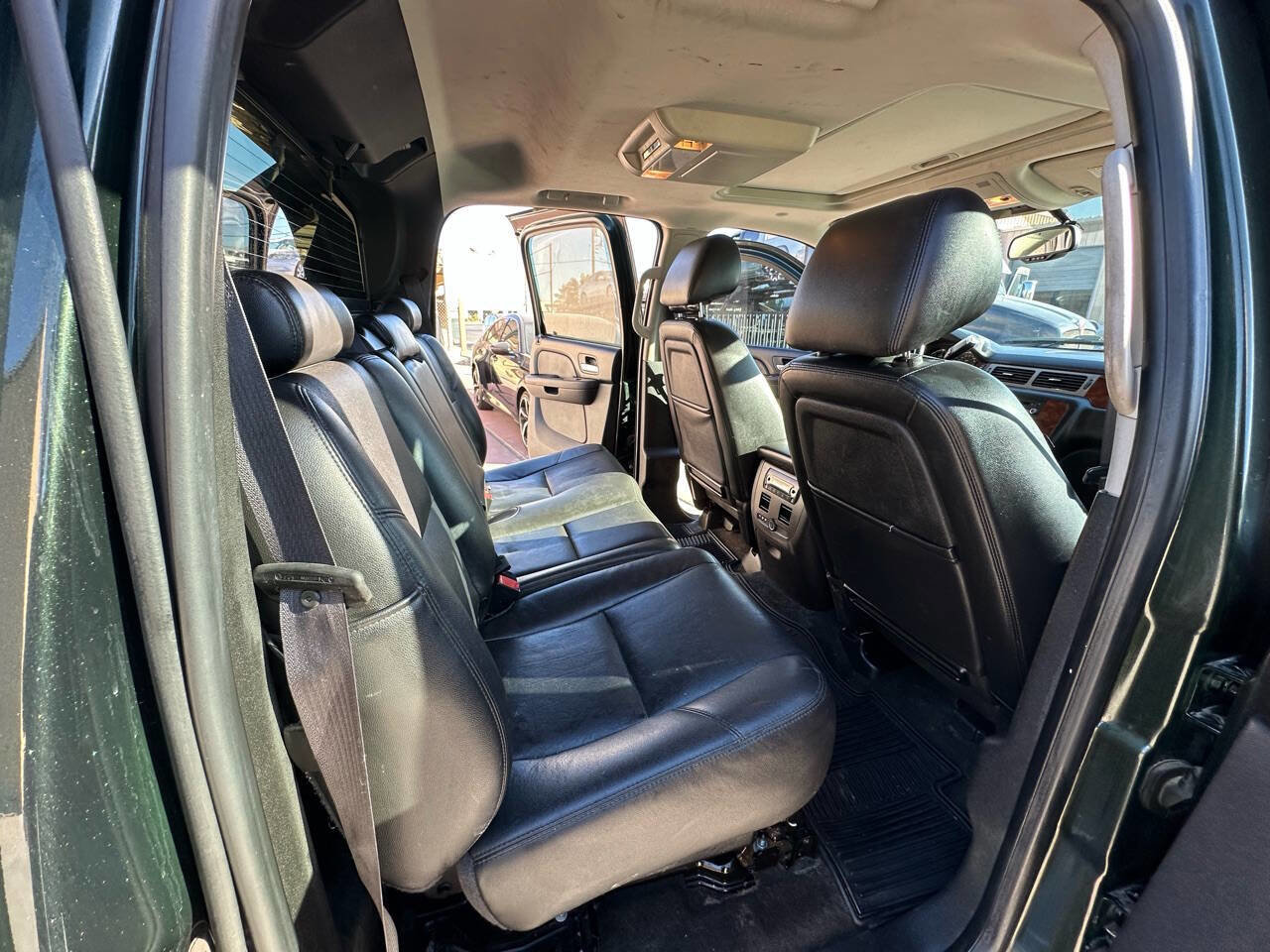 Used 2013 Chevrolet Avalanche LTZ image 12