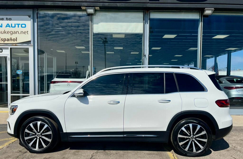 Used 2023 Mercedes-Benz GLB 250 4MATIC image 2