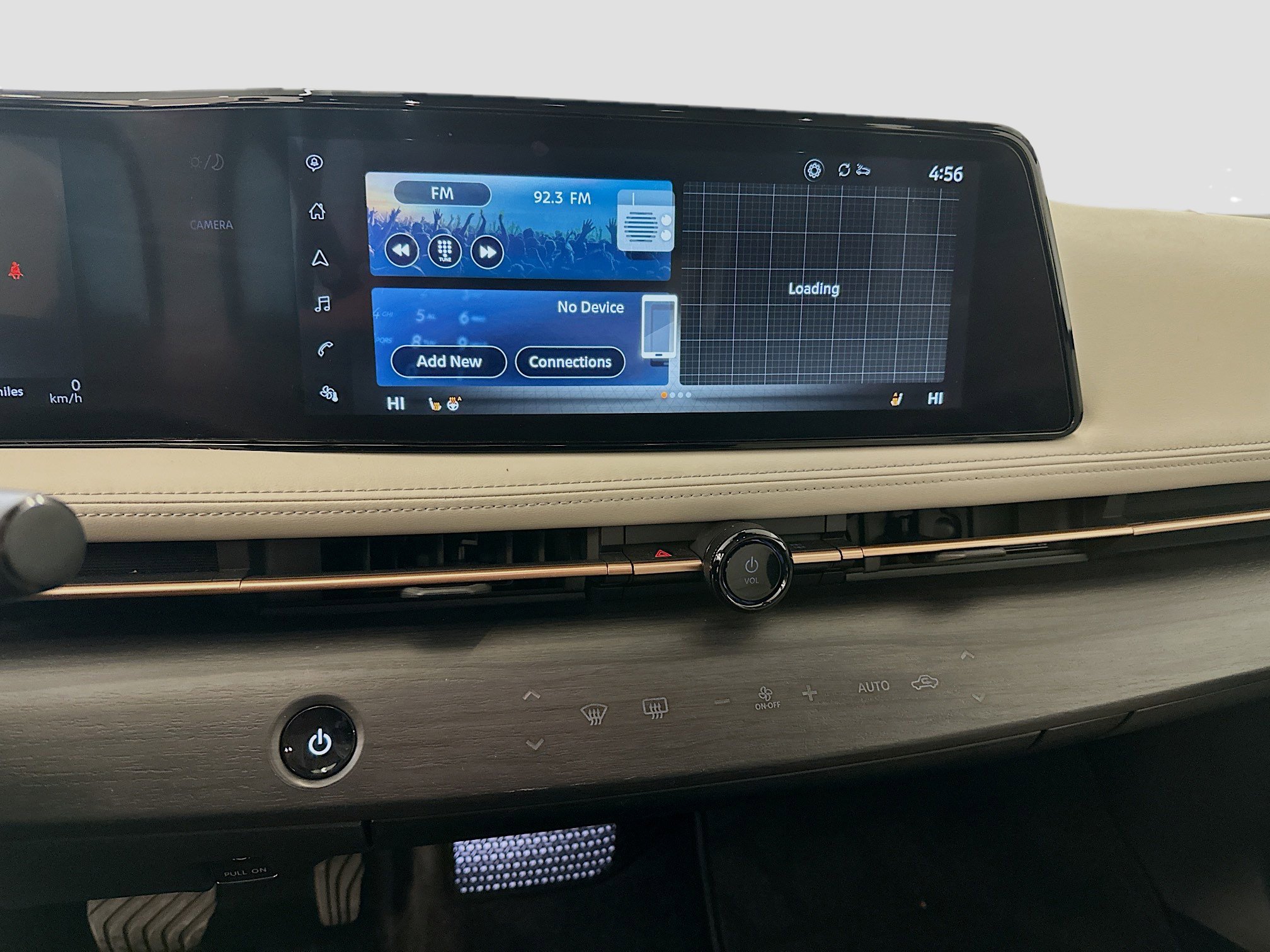 Used 2023 Nissan Ariya EVOLVE+ image 26