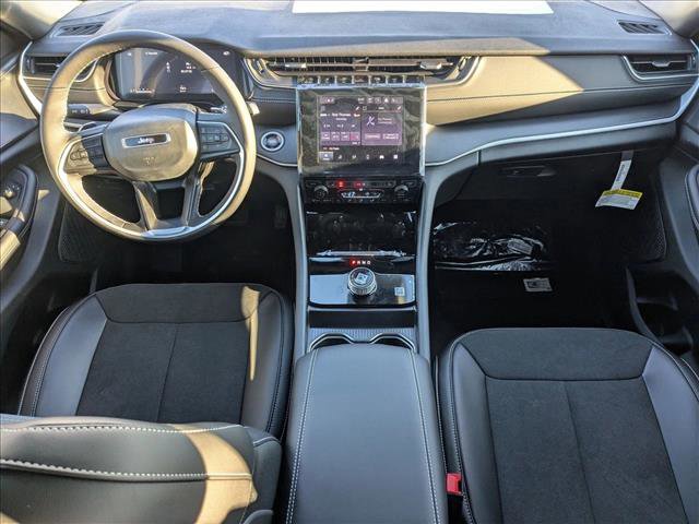 New 2025 Jeep Grand Cherokee L Laredo image 14