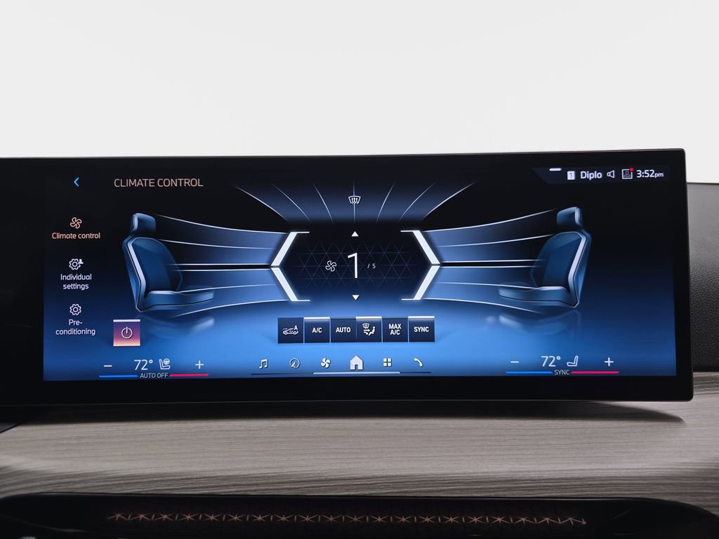 Used 2025 BMW 330i Sedan w/ Convenience Package image 25