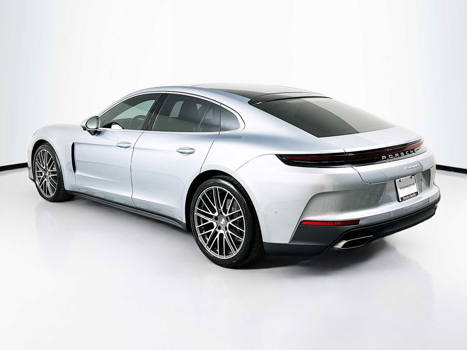 New 2026 Porsche Panamera image 3