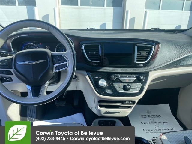 Used 2020 Chrysler Pacifica Limited image 20